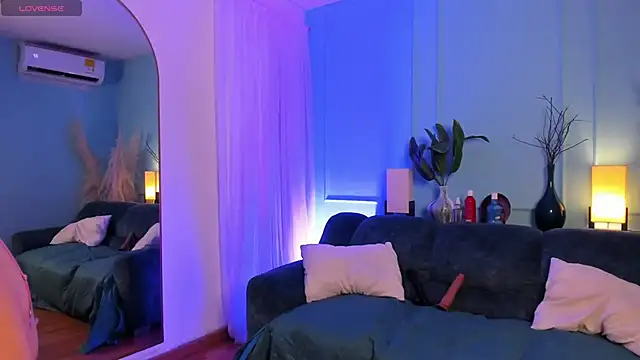 Nicki Ripperton online show from 04/24/26, 04:15