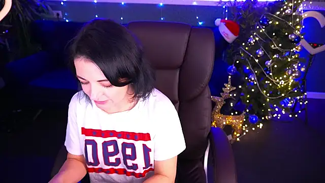 Dafni Monn online show from 12/31/24, 08:26