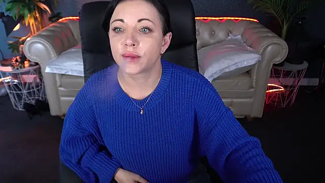 Dafni Monn online show from 04/22/26, 12:50