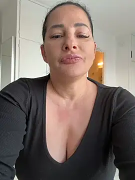 Maya-www online show from 03/01/26, 03:58