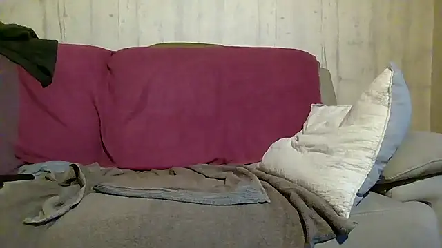 Snapshot of Helinetrav chatting on 05/03/26, 06:47 Helinetrav online show from 05/03/26, 06:47