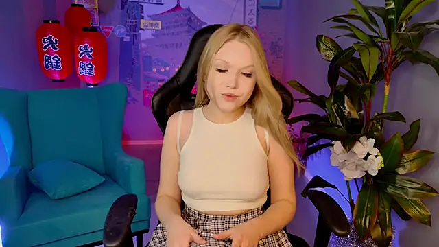 ChloeWhite online show from 01/11/26, 02:00