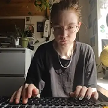Shy Bamby online show from 05/03/26, 09:26