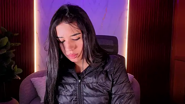 zoevg online show from 04/10/26, 12:10