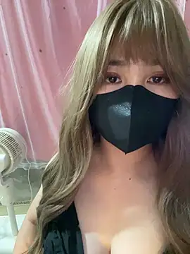Snapshot of -Violet-t chatting on 05/17/26, 01:40 -Violet-t online show from 05/17/26, 01:40