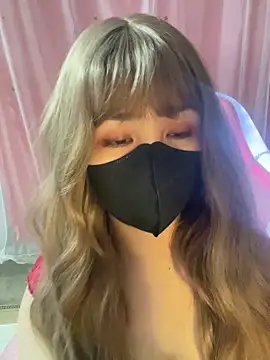 Snapshot of -Violet-t chatting on 05/19/26, 01:06 -Violet-t online show from 05/19/26, 01:06