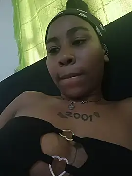 Snapshot of Negraamara chatting on 06/18/26, 08:13 Negraamara online show from 06/18/26, 08:13