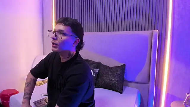 SamuParker online show from 01/10/26, 03:30