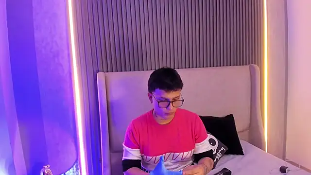 SamuParker online show from 01/11/26, 03:55