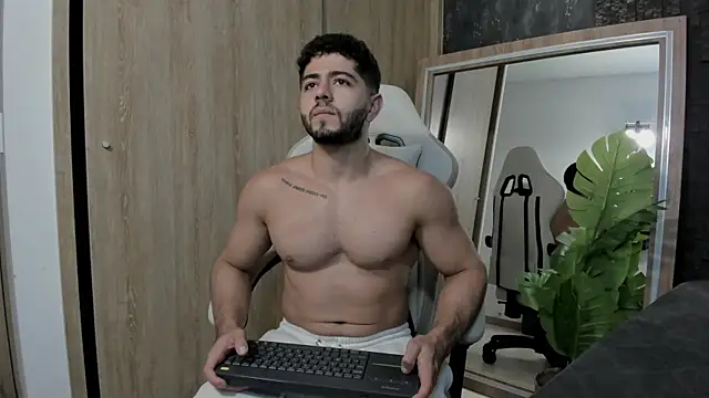 Snapshot of Thiago_moretti chatting on 05/25/26, 11:33 Thiago moretti online show from 05/25/26, 11:33