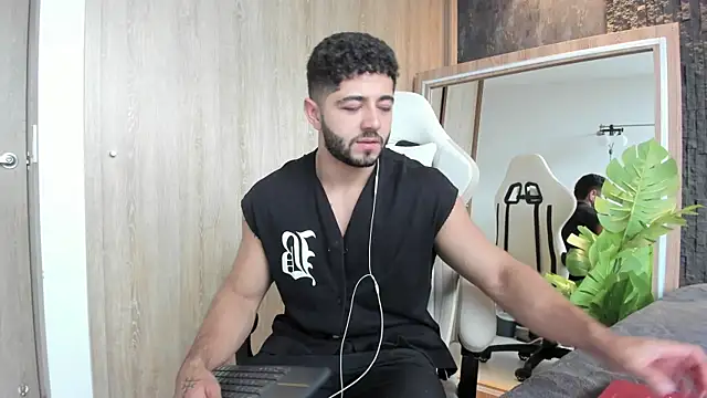 Snapshot of Thiago_moretti chatting on 06/03/26, 10:26 Thiago moretti online show from 06/03/26, 10:26