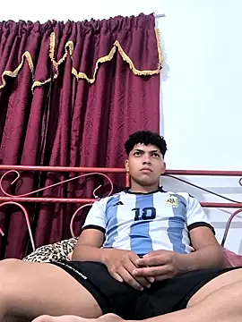 Snapshot of VersedChip chatting on 02/07/26, 12:03 VersedChip online show from 02/07/26, 12:03