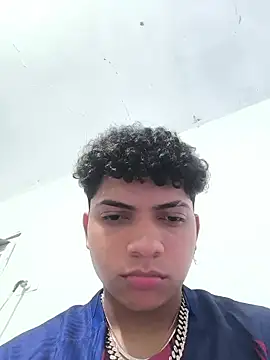 Snapshot of VersedChip chatting on 02/15/26, 07:51 VersedChip online show from 02/15/26, 07:51