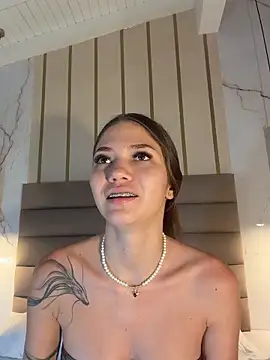 EmmaJhoons online show from 03/26/26, 10:21