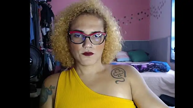 Queen Domme de paus online show from 02/02/26, 06:06
