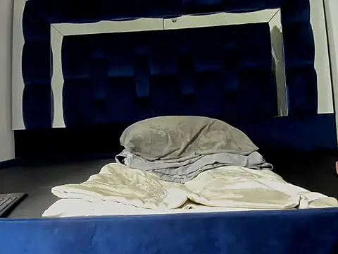 Scook Gray  online show from 02/19/26, 06:20