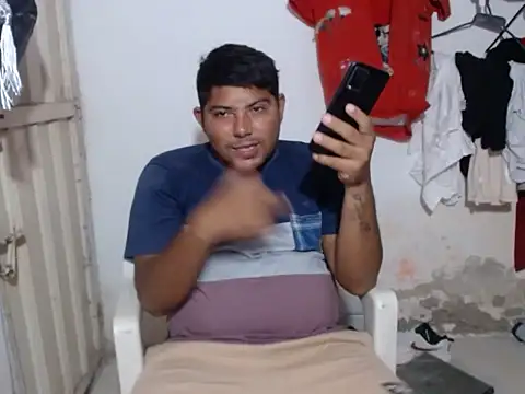 Snapshot of master_juju1924 chatting on 02/20/26, 01:46 master juju1924 online show from 02/20/26, 01:46