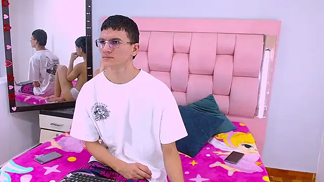 Sophi and Jack online show from 02/18/26, 09:33