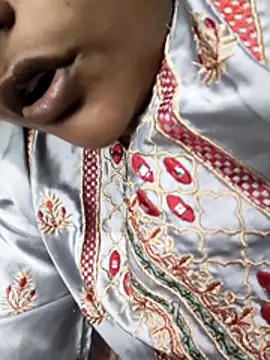 Desi Nil pori online show from 04/05/26, 04:48