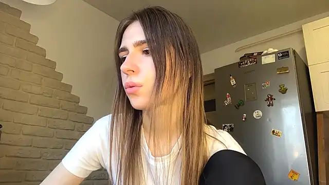 ElsieKuhlmann online show from 03/19/26, 05:11