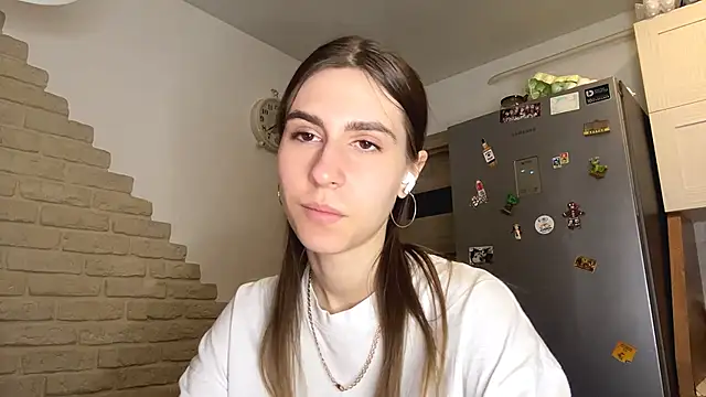 ElsieKuhlmann online show from 04/18/26, 07:07