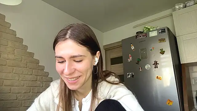 ElsieKuhlmann online show from 04/21/26, 05:14