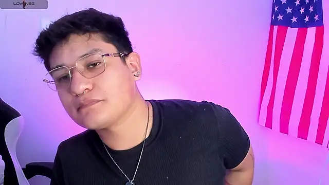 Snapshot of Theo_Rowan chatting on 02/17/26, 08:15 Theo Rowan online show from 02/17/26, 08:15