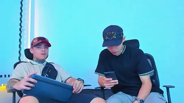 Snapshot of Thomas-Wil chatting on 01/11/26, 05:18 Thomas-Wil online show from 01/11/26, 05:18