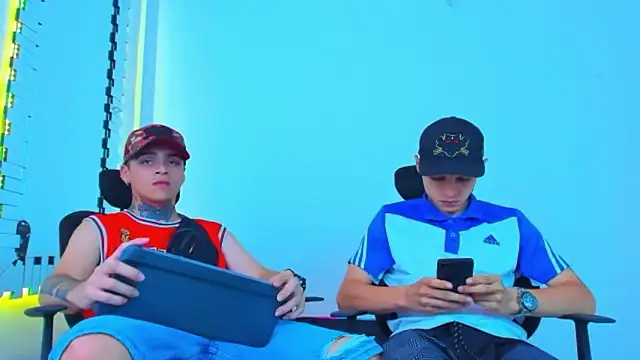 Snapshot of Thomas-Wil chatting on 01/12/26, 09:31 Thomas-Wil online show from 01/12/26, 09:31