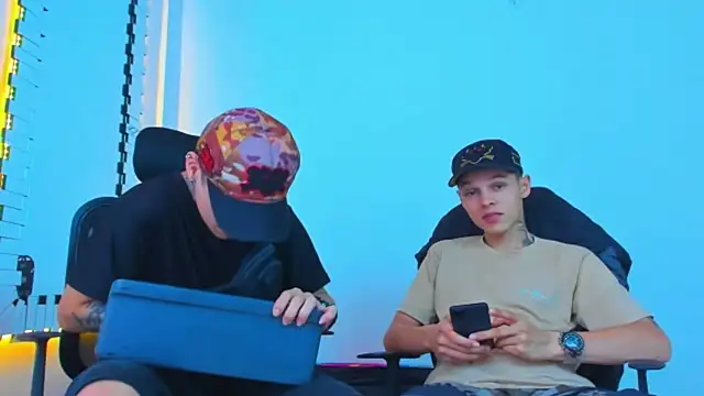 Snapshot of Thomas-Wil chatting on 01/14/26, 01:11 Thomas-Wil online show from 01/14/26, 01:11