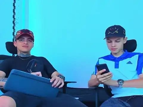 Snapshot of Thomas-Wil chatting on 01/14/26, 10:25 Thomas-Wil online show from 01/14/26, 10:25