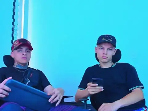 Snapshot of Thomas-Wil chatting on 01/18/26, 08:23 Thomas-Wil online show from 01/18/26, 08:23