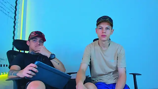 Snapshot of Thomas-Wil chatting on 02/08/26, 03:43 Thomas-Wil online show from 02/08/26, 03:43