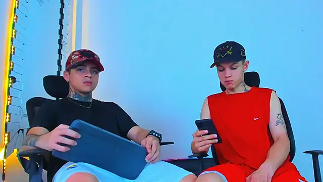 Snapshot of Thomas-Wil chatting on 02/12/26, 02:50 Thomas-Wil online show from 02/12/26, 02:50