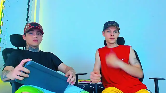 Snapshot of Thomas-Wil chatting on 02/20/26, 05:35 Thomas-Wil online show from 02/20/26, 05:35