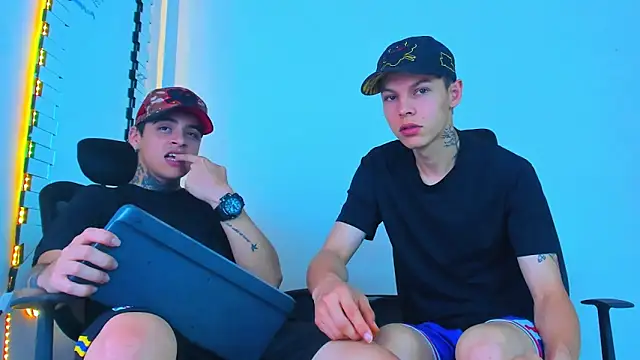 Snapshot of Thomas-Wil chatting on 02/27/26, 09:59 Thomas-Wil online show from 02/27/26, 09:59