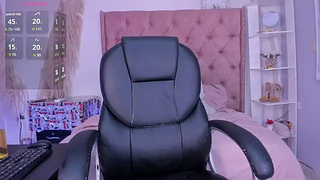 xNahomi 21 online show from 01/16/26, 12:31