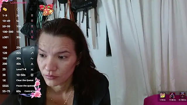 Snapshot of Scarlett_3X chatting on 01/18/26, 09:35 Scarlett 3X online show from 01/18/26, 09:35