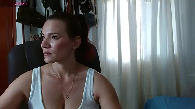 Snapshot of Scarlett_3X chatting on 02/06/26, 09:29 Scarlett 3X online show from 02/06/26, 09:29