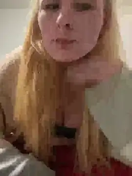 Snapshot of PurpleHazexx chatting on 02/18/26, 05:53 PurpleHazexx online show from 02/18/26, 05:53