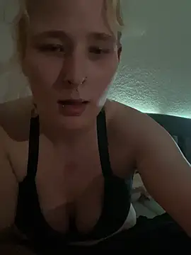 Snapshot of PurpleHazexx chatting on 02/24/26, 09:57 PurpleHazexx online show from 02/24/26, 09:57