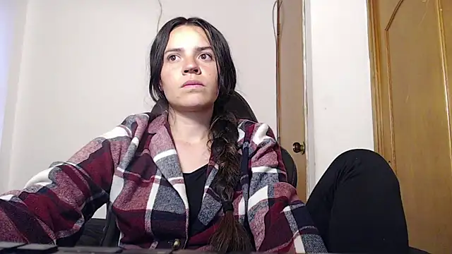 Shanel Lozano online show from 04/14/26, 10:27