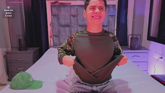 LeoMonnroe online show from 04/21/26, 01:42