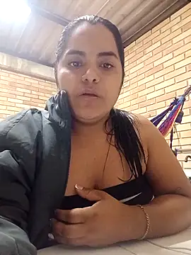 Isabel 3 online show from 02/16/26, 12:40