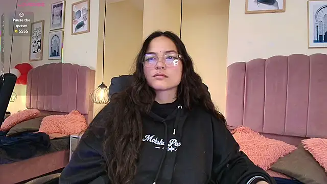 Hanabie  online show from 03/10/26, 03:11