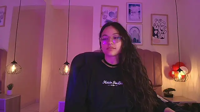 Hanabie  online show from 04/17/26, 03:20