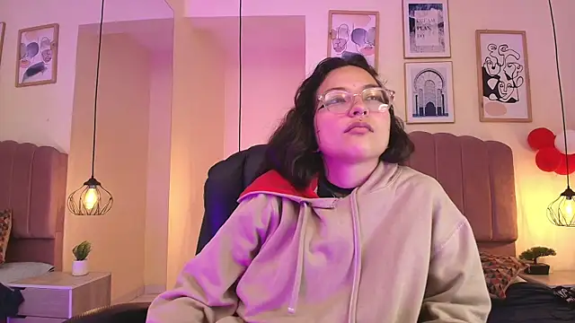 Hanabie  online show from 04/18/26, 03:21