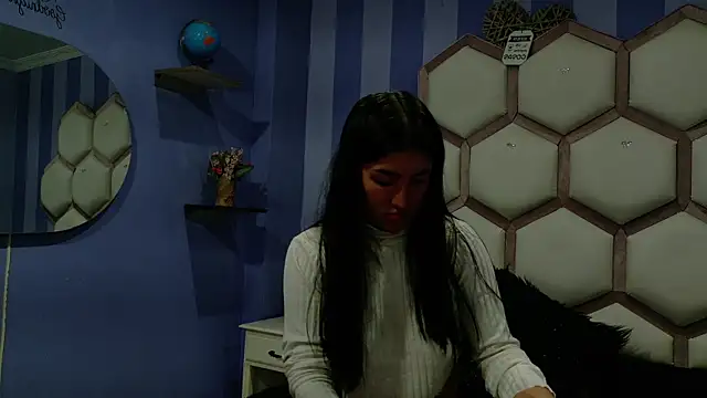 yvi taylor online show from 04/24/26, 02:19