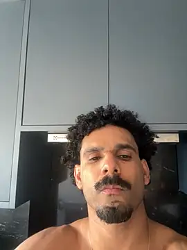 Snapshot of Gustavo17model chatting on 01/08/26, 07:27 Gustavo17model online show from 01/08/26, 07:27