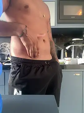 Snapshot of Gustavo17model chatting on 01/19/26, 04:11 Gustavo17model online show from 01/19/26, 04:11